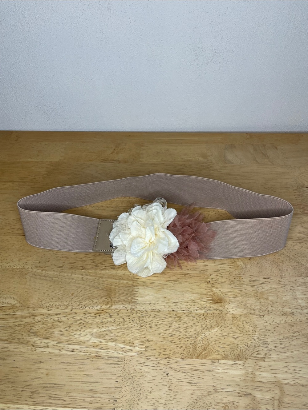 Talbots Elastic Decorative Fabric Flower Accent Belt Size Medium